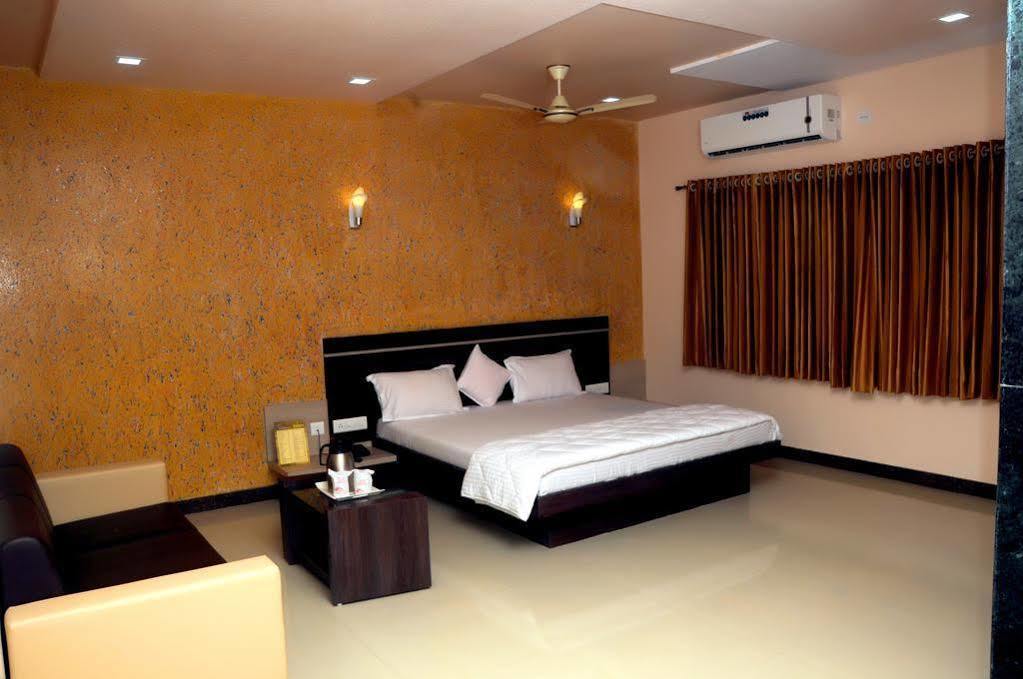 Hotel Sun Plaza Somnāth Exterior foto